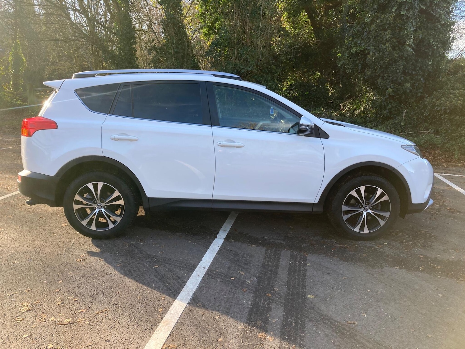 Used Toyota RAV4 2015 for sale - 76634064: Photo 3