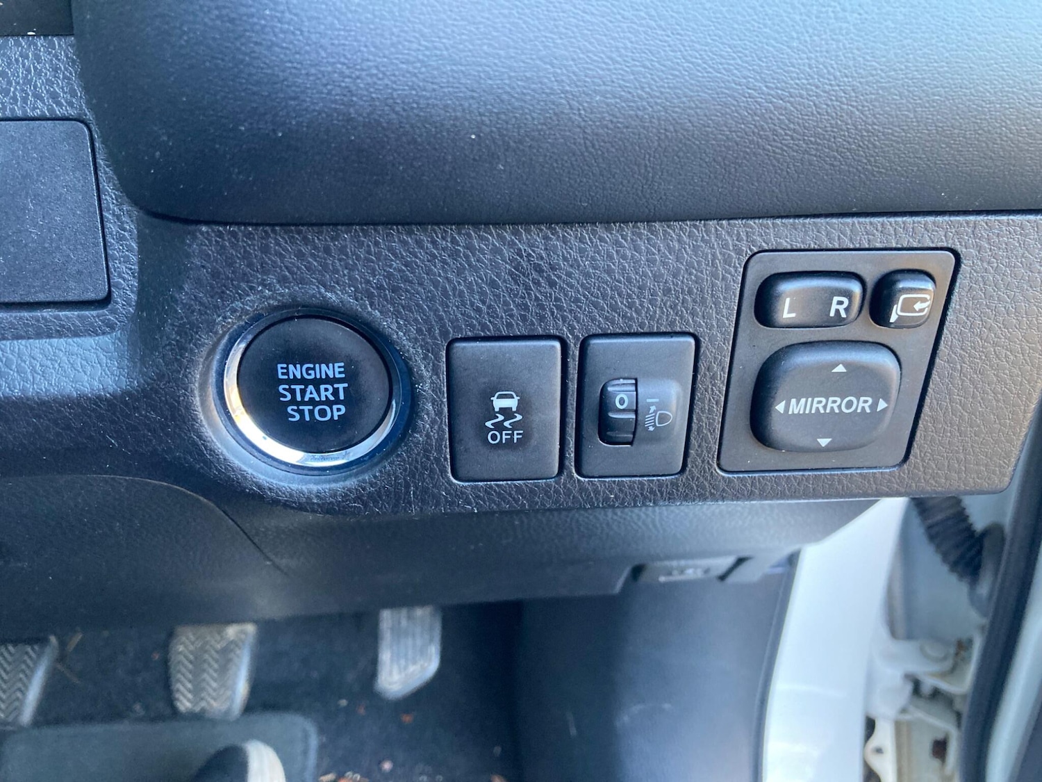 Used Toyota RAV4 2015 for sale - 76634064: Photo 32