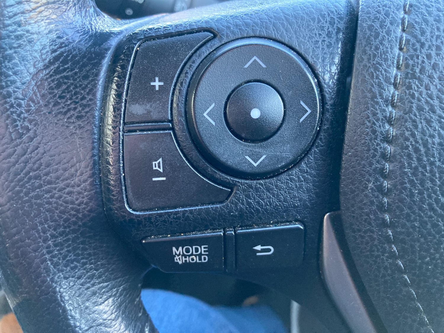 Used Toyota RAV4 2015 for sale - 76634064: Photo 37