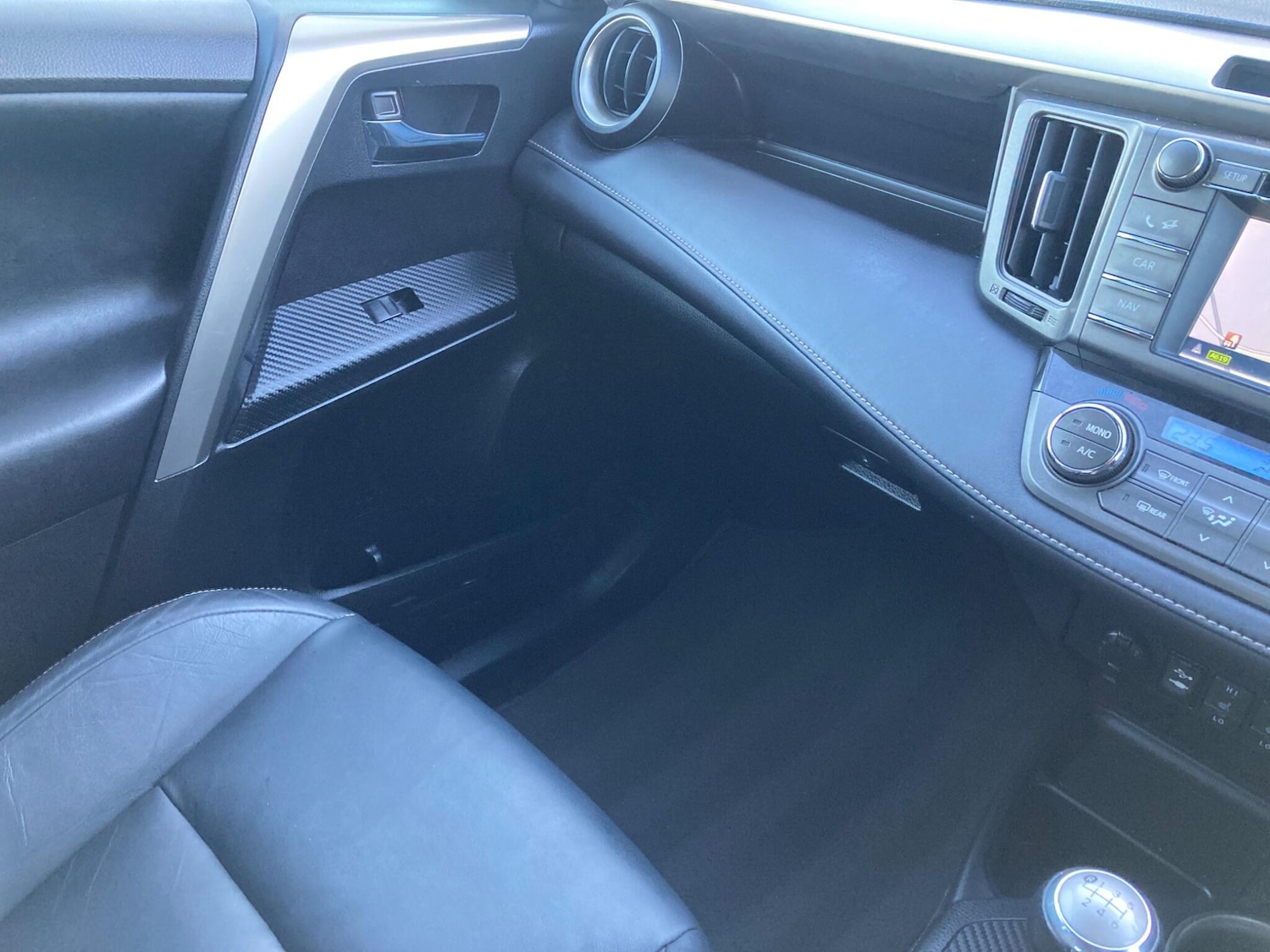 Used Toyota RAV4 2015 for sale - 76634064: Photo 41