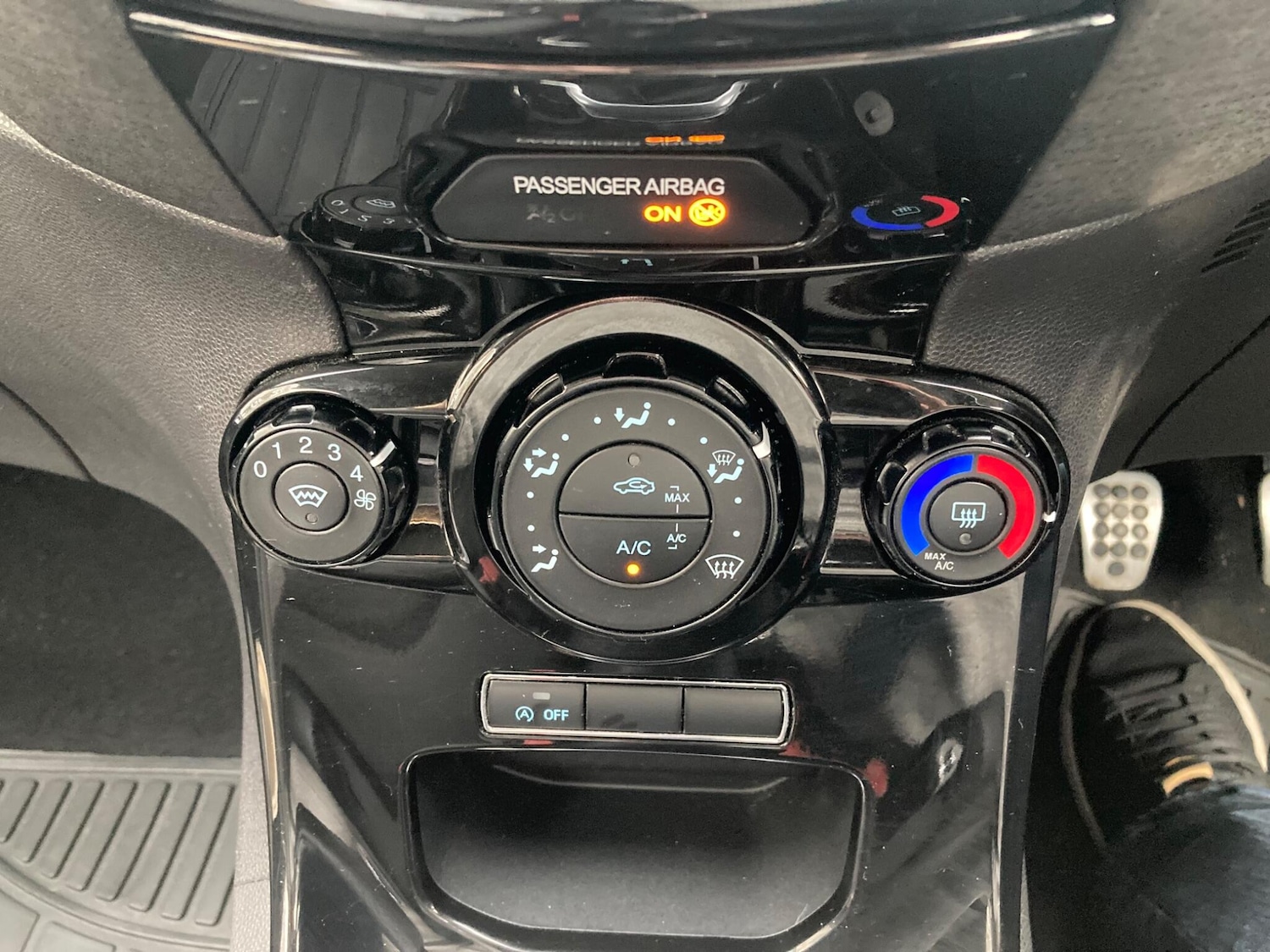 Used Ford Fiesta 2013 for sale - 77060258: Photo 24