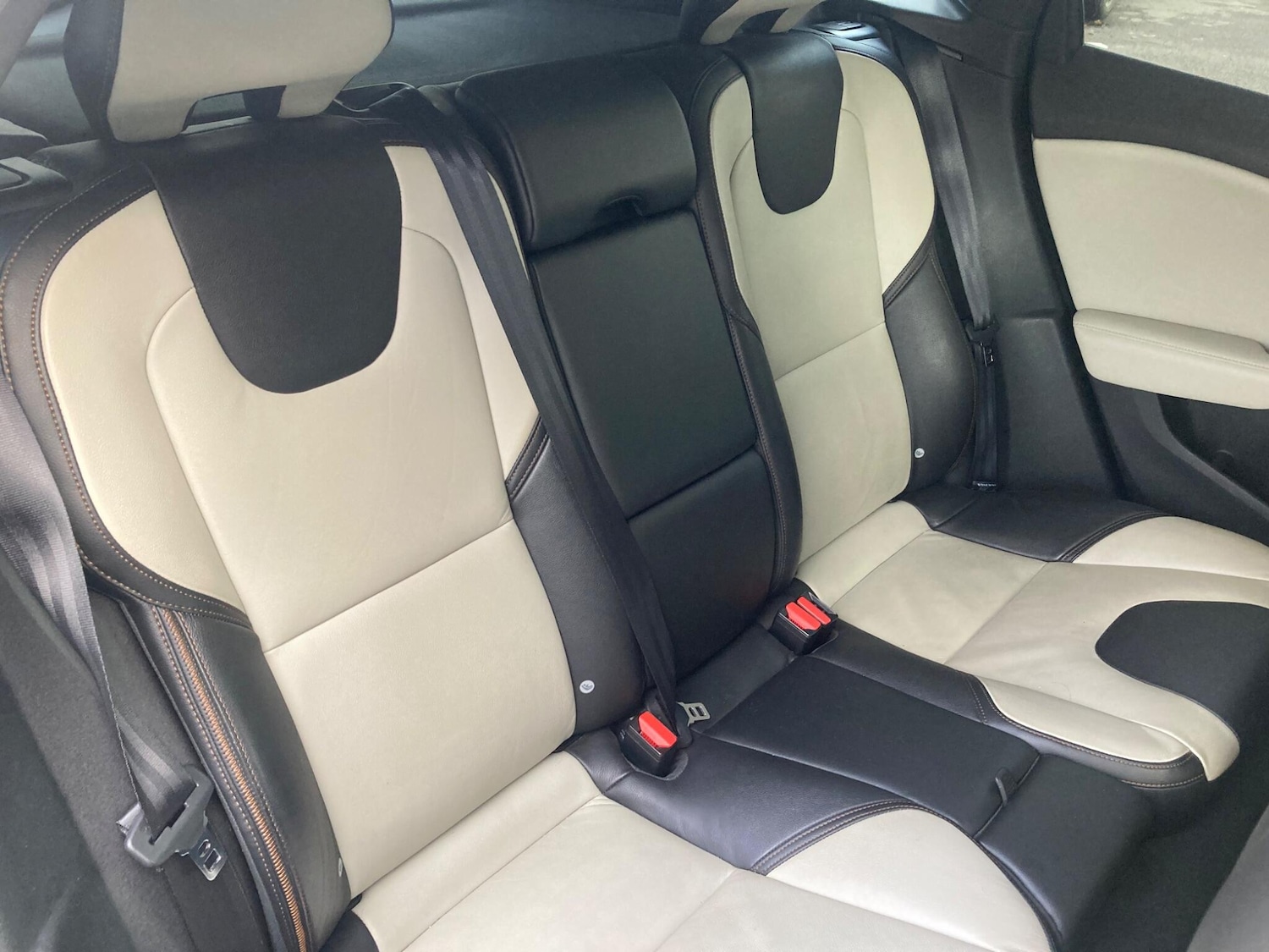 Used Volvo V40 Cross Country 2014 for sale - 76572539: Photo 16