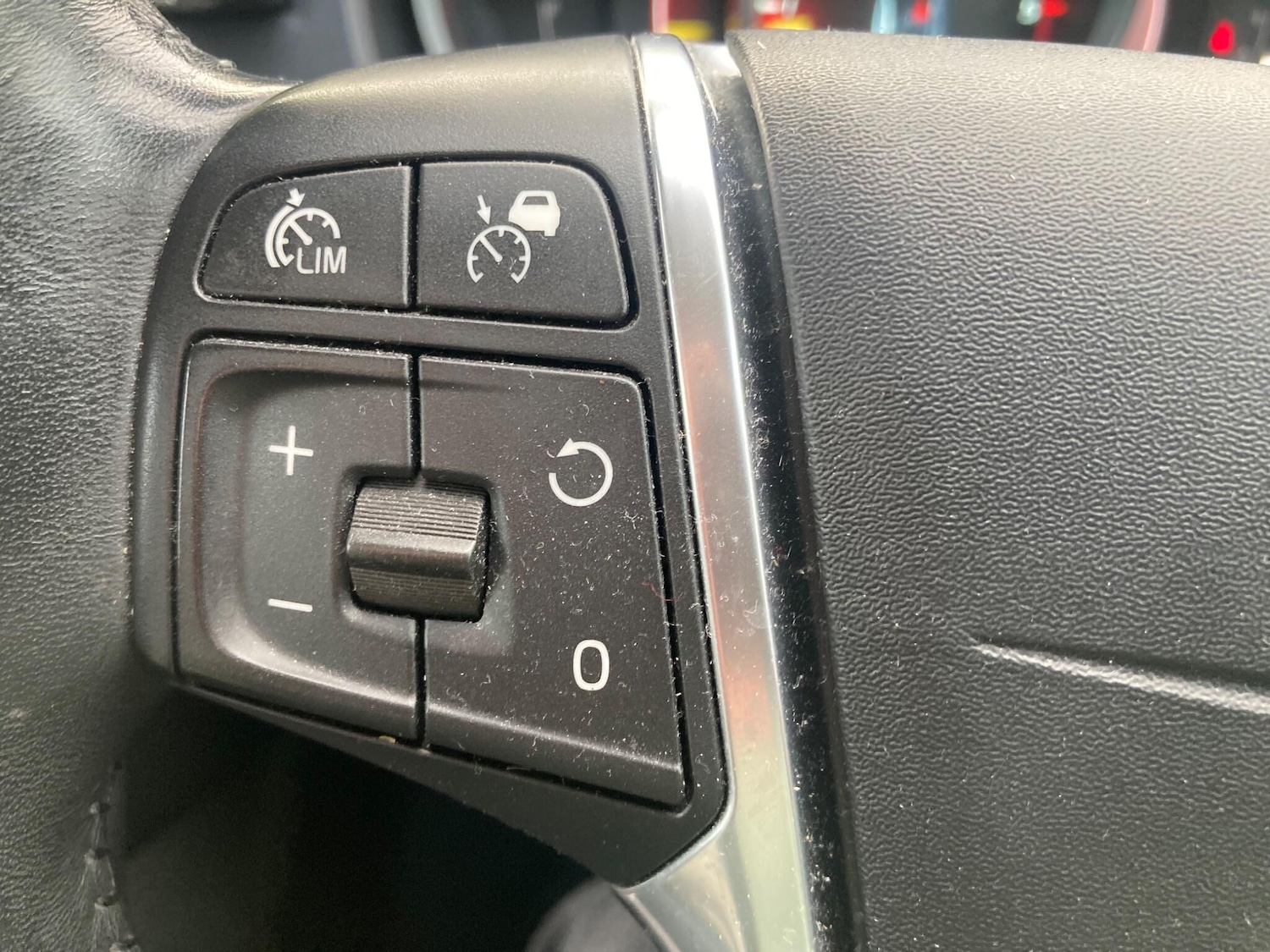 Used Volvo V40 Cross Country 2014 for sale - 76572539: Photo 27