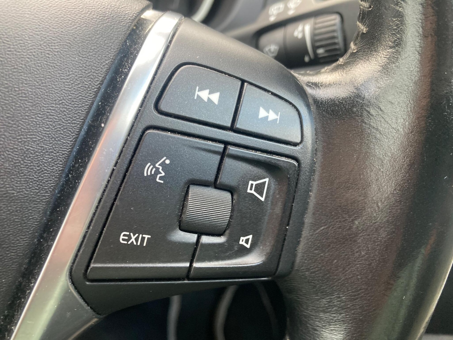 Used Volvo V40 Cross Country 2014 for sale - 76572539: Photo 28