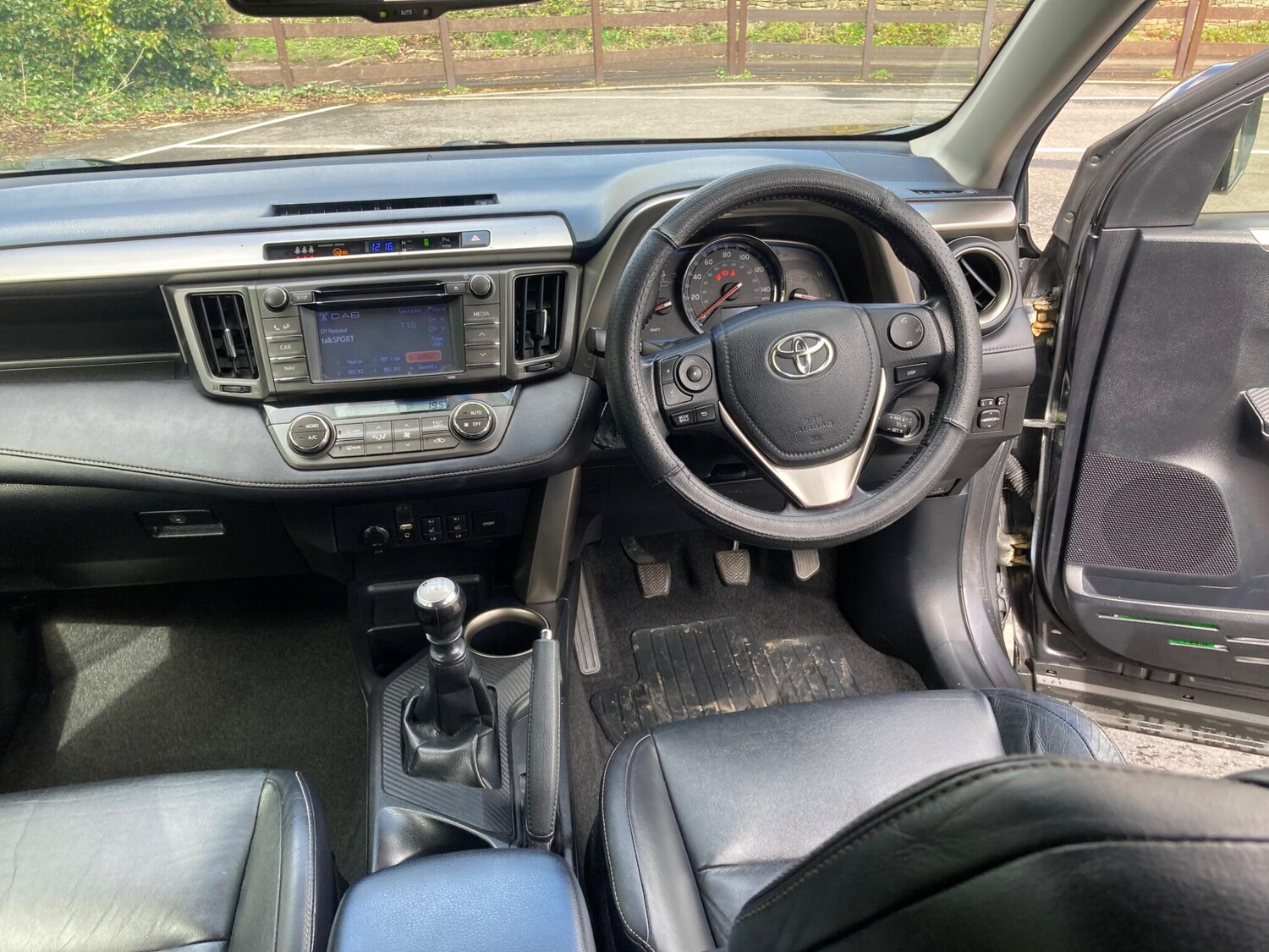 Used Toyota RAV4 for sale - 78214392: Photo 28