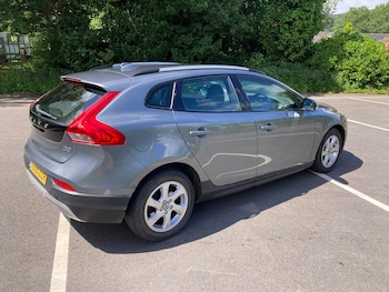 Used Volvo V40 2015 for sale - 78752988: Photo