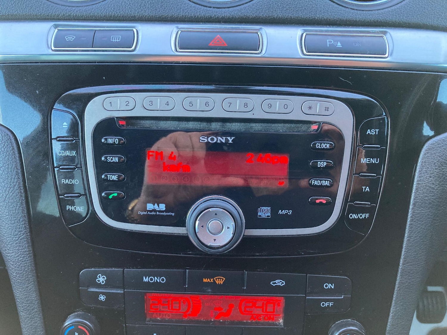 Used Ford S-Max 2010 for sale - 76657259: Photo 25