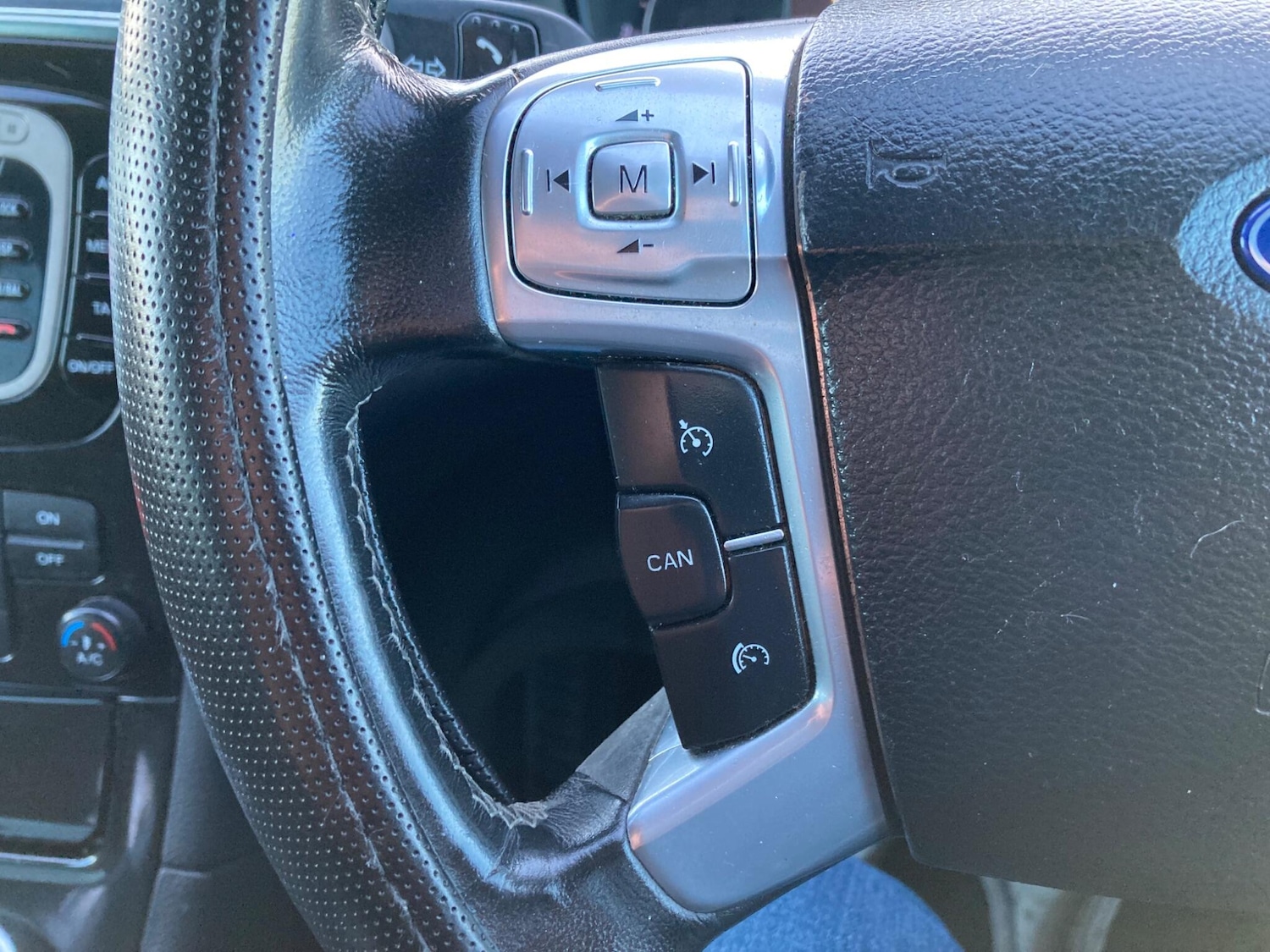 Used Ford S-Max 2010 for sale - 76657259: Photo 28