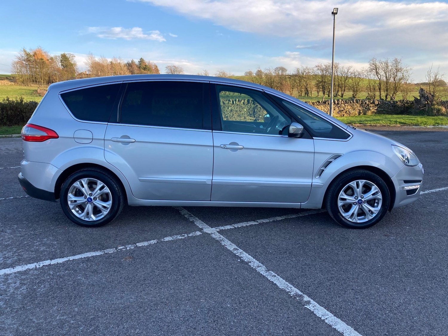 Used Ford S-Max 2010 for sale - 76657259: Photo 3