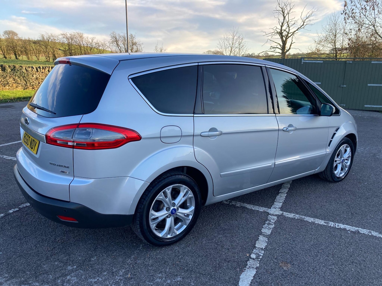 Used Ford S-Max 2010 for sale - 76657259: Photo 4