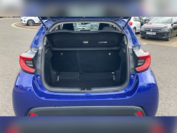 Used Toyota Yaris 2022 for sale - 75823398: Photo