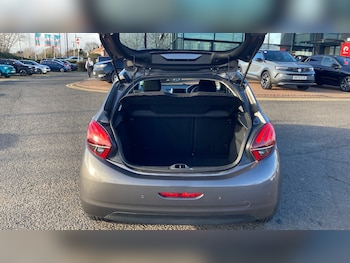 Used Peugeot 208 2019 for sale - 77609815: Photo