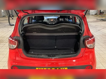 Used Hyundai i10 2019 for sale - 77102086: Photo