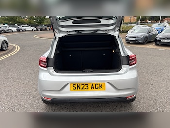 Used Renault Clio 2023 for sale - 79431113: Photo