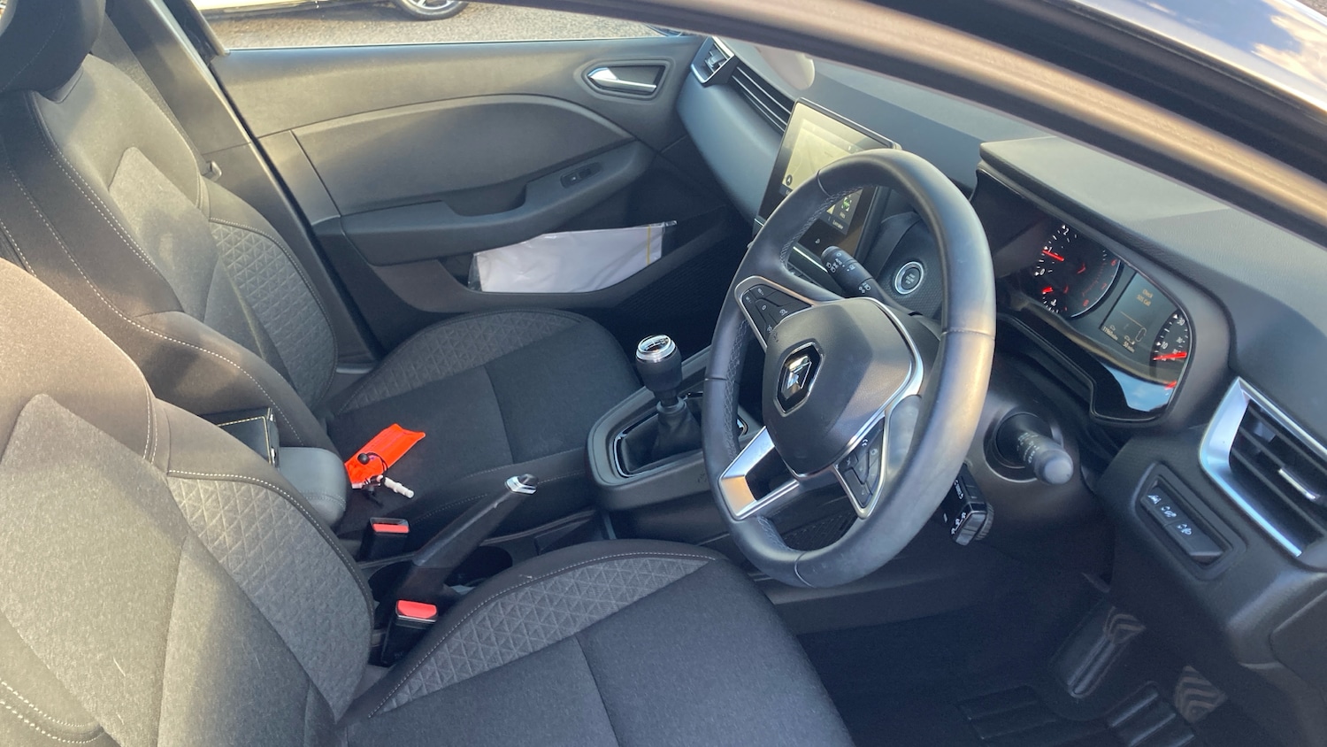 Used Renault Clio 2021 for sale - 76497201: Photo 11