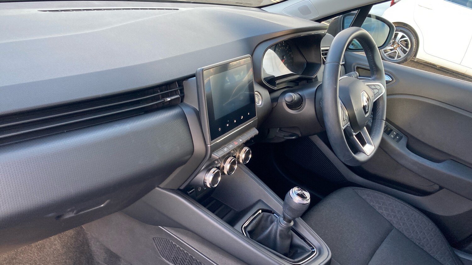 Used Renault Clio 2021 for sale - 76497201: Photo 28