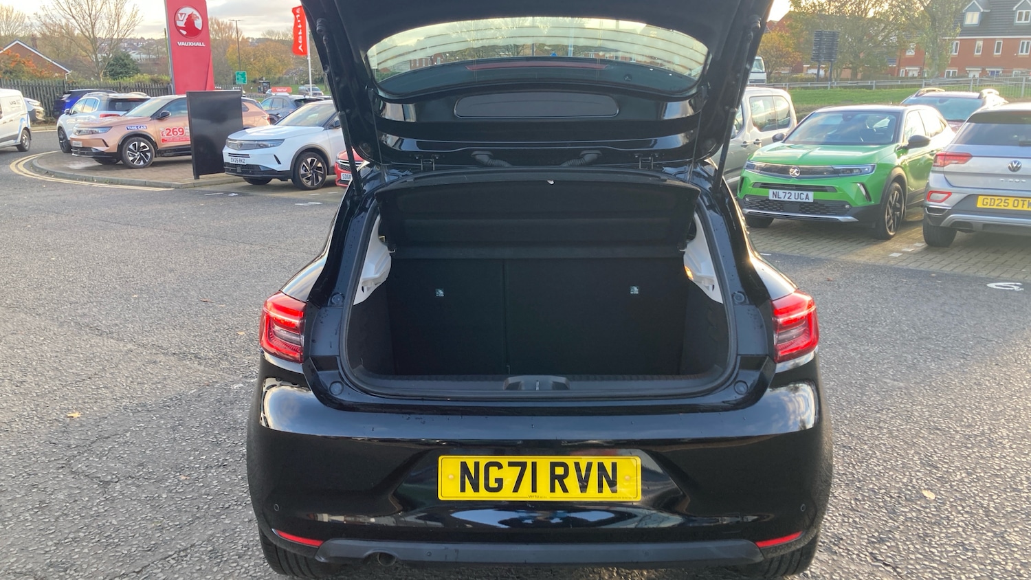 Used Renault Clio 2021 for sale - 76497201: Photo 4