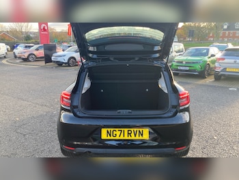 Used Renault Clio 2021 for sale - 76497201: Photo