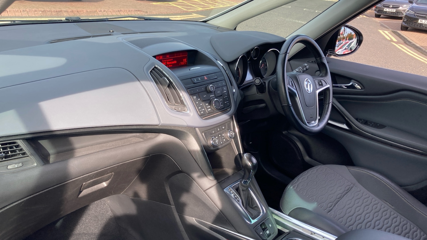 Used Vauxhall Zafira Tourer 2014 for sale - 76228135: Photo 9