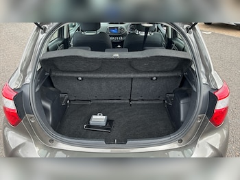 Used Toyota Yaris 2020 for sale - 79124786: Photo