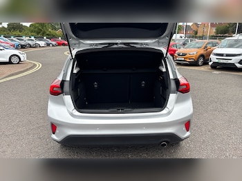 Used Ford Focus 2022 for sale - 79357123: Photo