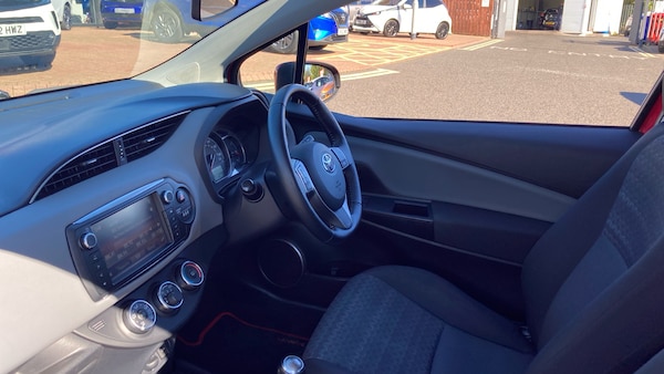 Used Toyota Yaris 2016 for sale - 76026989: Photo 26