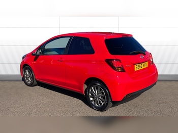 Used Toyota Yaris 2016 for sale - 76026989: Photo 2
