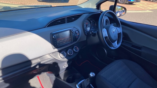 Used Toyota Yaris 2016 for sale - 76026989: Photo 9