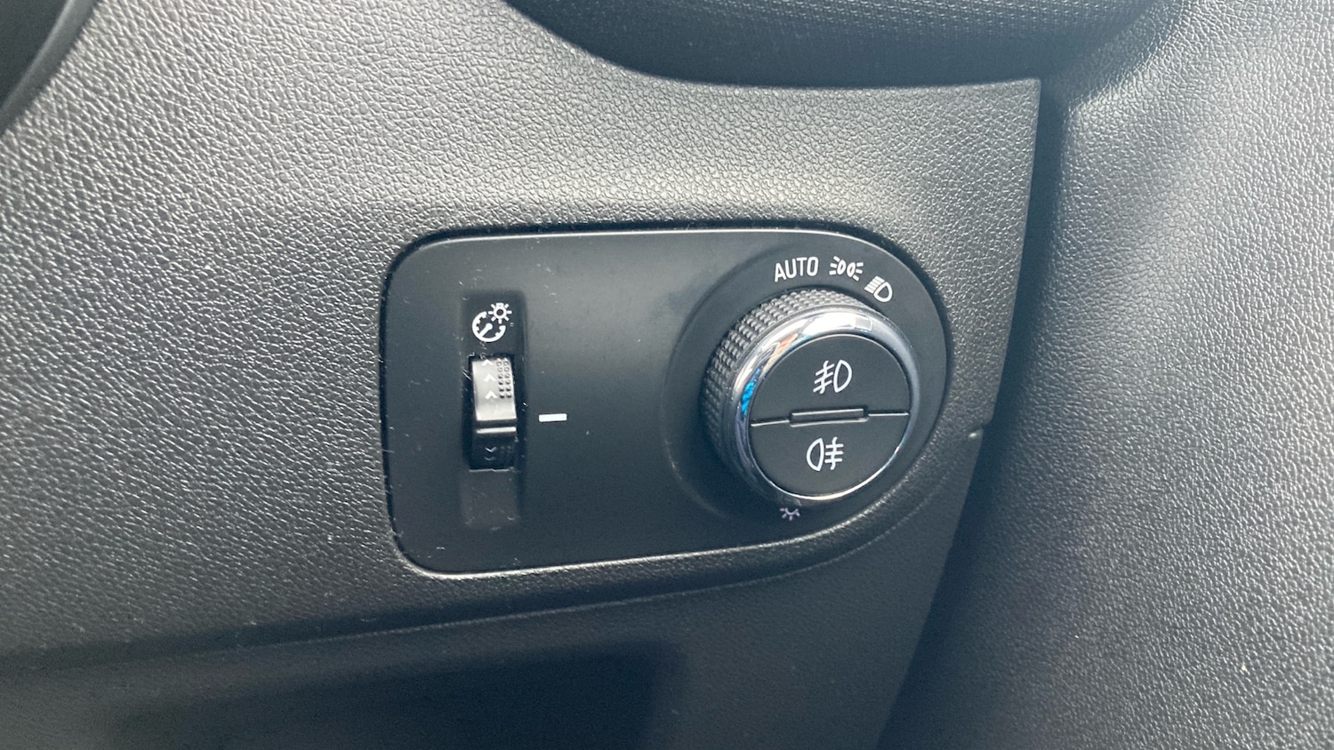 Used Vauxhall Crossland 2021 for sale - 77245459: Photo 41