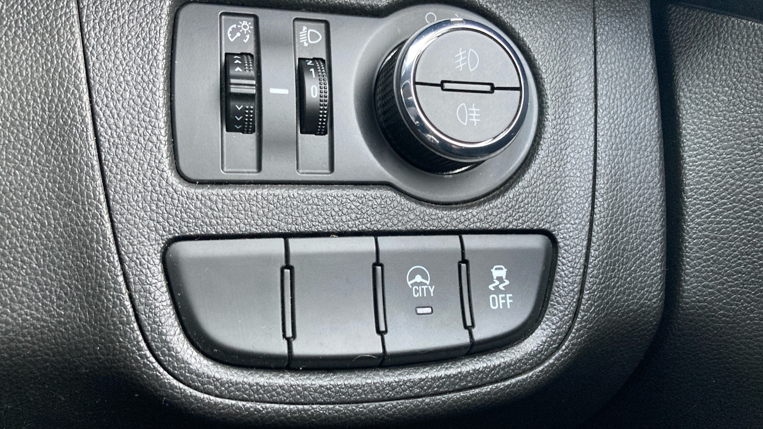 Used Vauxhall Viva 2019 for sale - 77271311: Photo 32