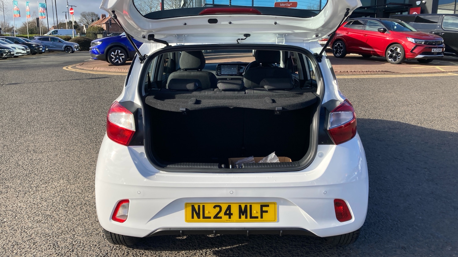 Used Hyundai i10 2024 for sale - 77851189: Photo 4