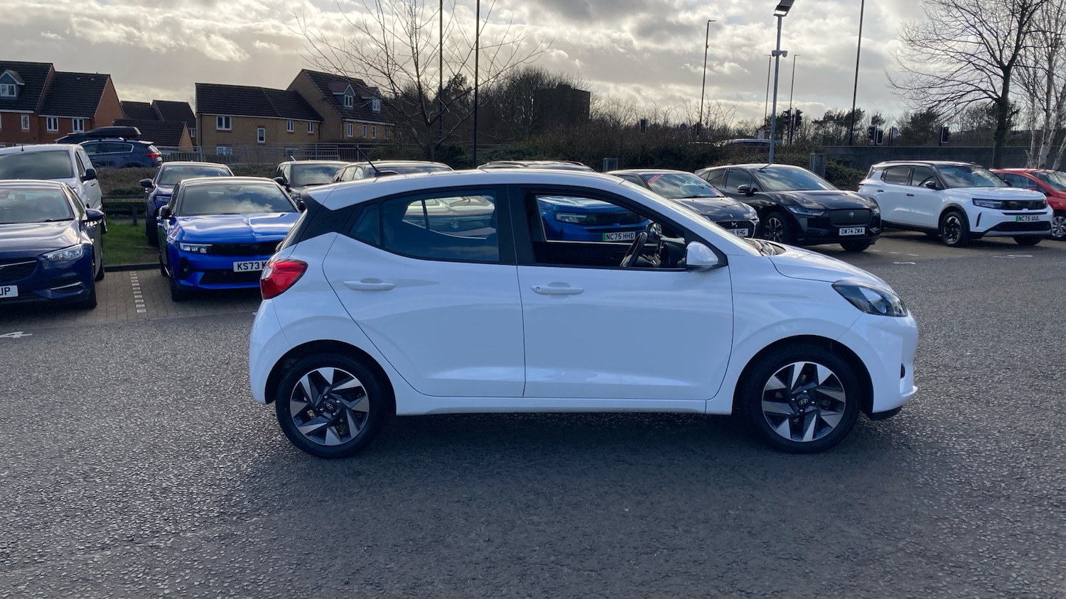 Used Hyundai i10 2024 for sale - 77851189: Photo 40