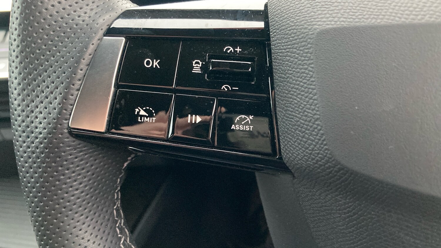 Used Vauxhall Astra 2025 for sale - 76477778: Photo 32