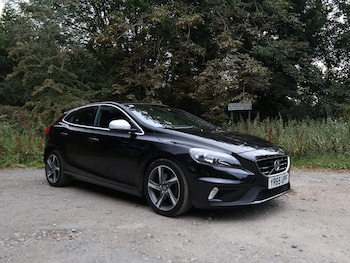 Used Volvo V40 2015 for sale - 75686212: Photo