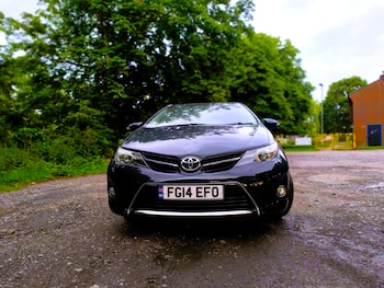 Used Toyota Auris 2014 for sale - 75330000: Photo