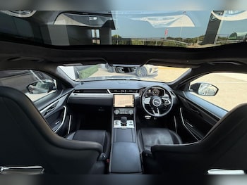 Used Jaguar F-Pace 2023 for sale - 75507294: Photo