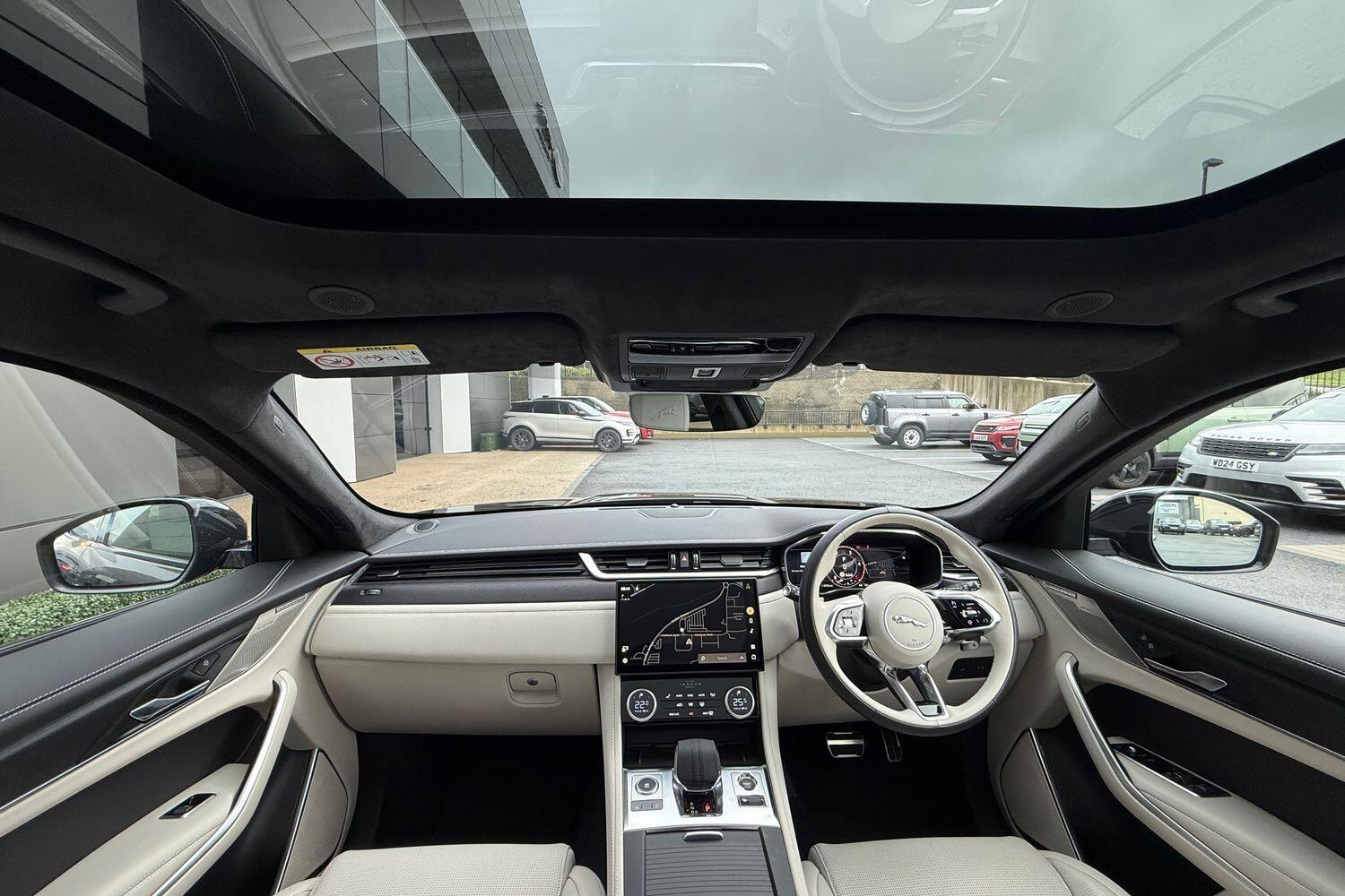 Used Jaguar F-Pace 2024 for sale - 76550904: Photo 3