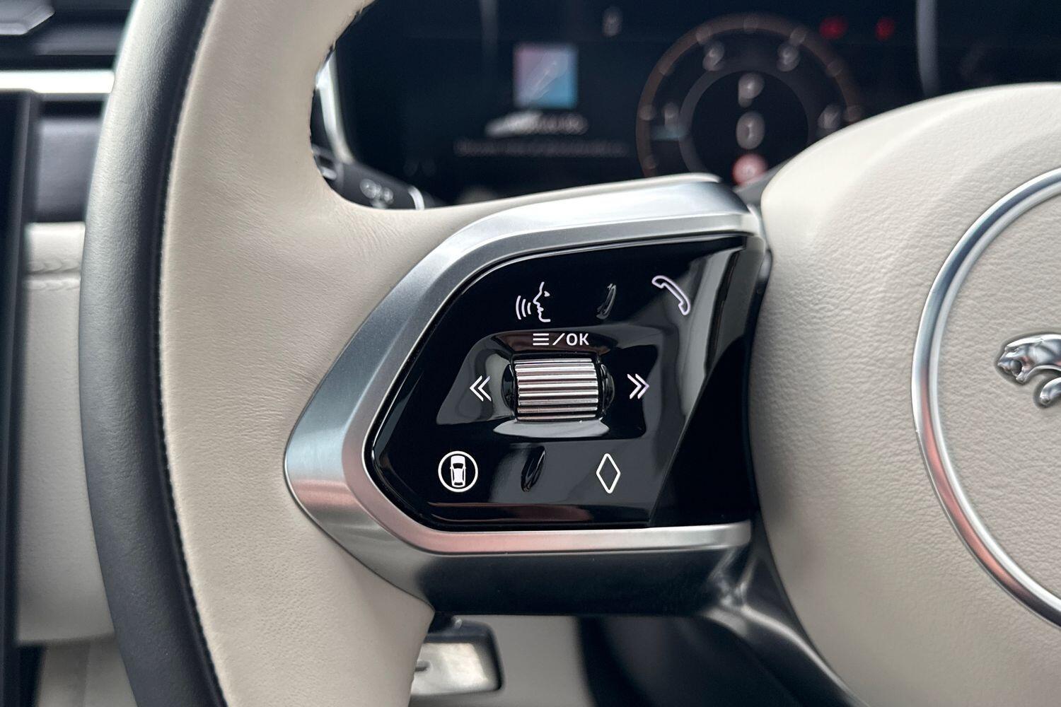 Used Jaguar F-Pace 2024 for sale - 76550904: Photo 31