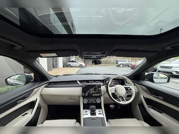 Used Jaguar F-Pace 2024 for sale - 76550904: Photo