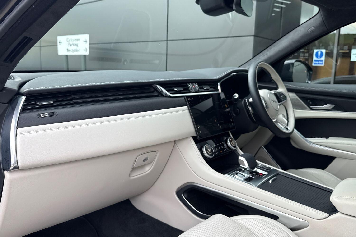 Used Jaguar F-Pace 2024 for sale - 76550904: Photo 50