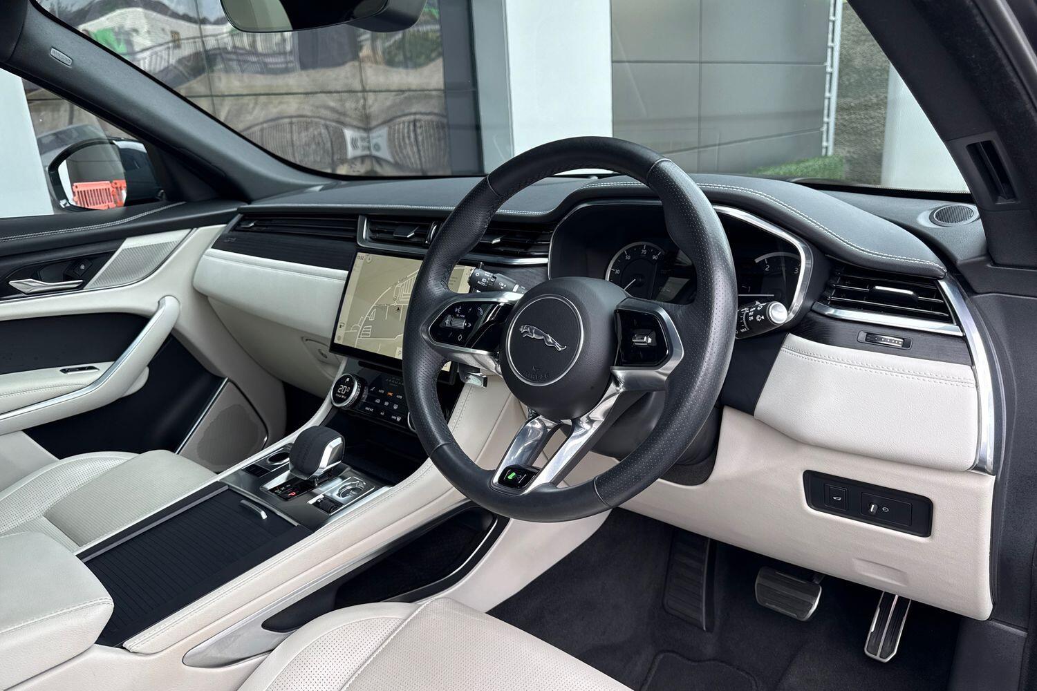 Used Jaguar F-Pace 2023 for sale - 76136607: Photo 12