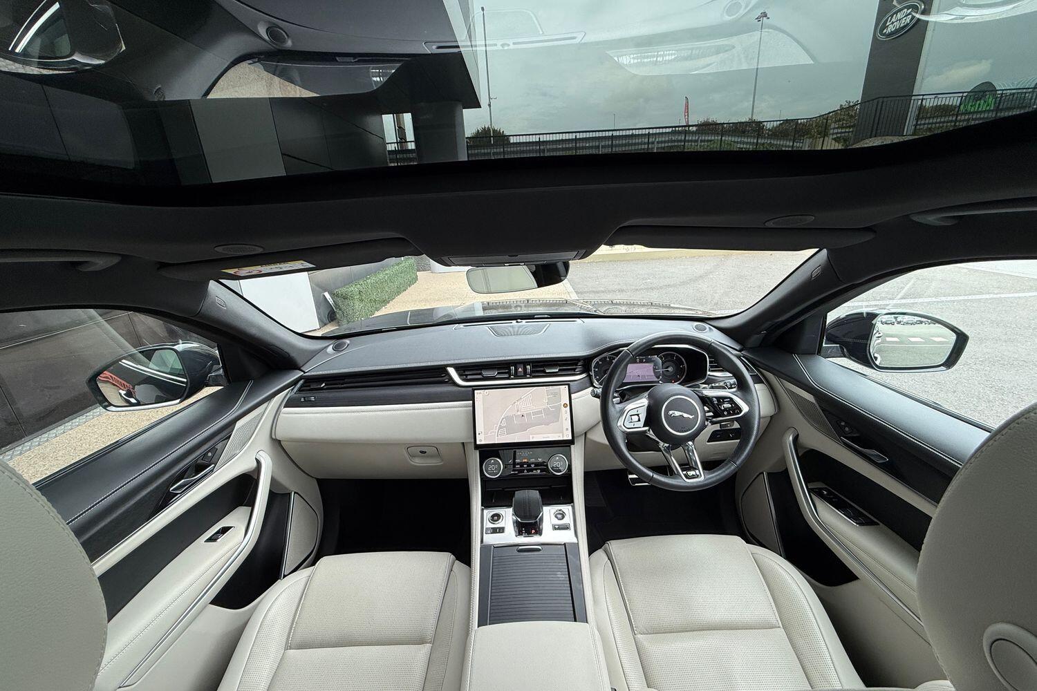 Used Jaguar F-Pace 2023 for sale - 76136607: Photo 3