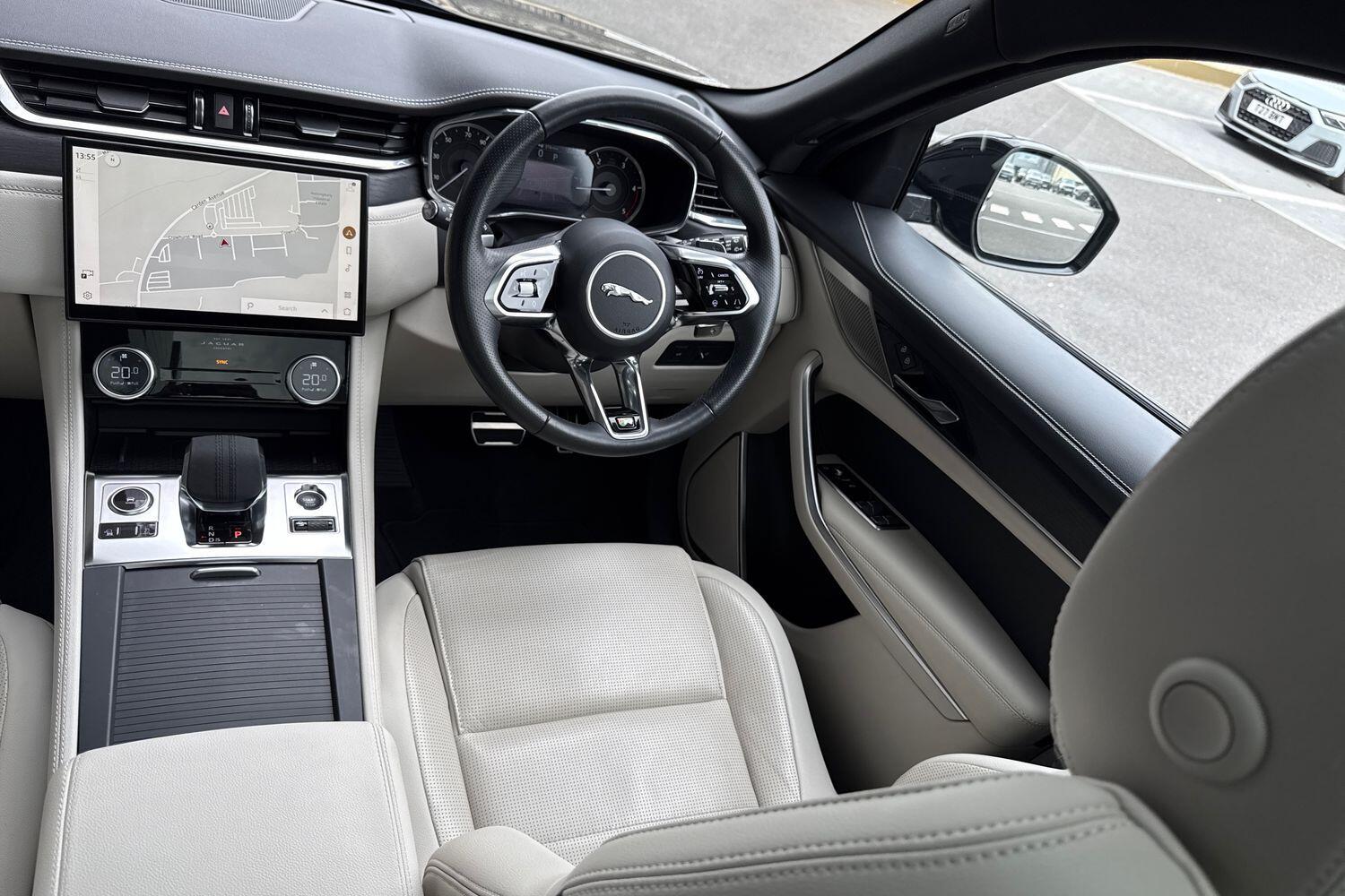 Used Jaguar F-Pace 2023 for sale - 76136607: Photo 40