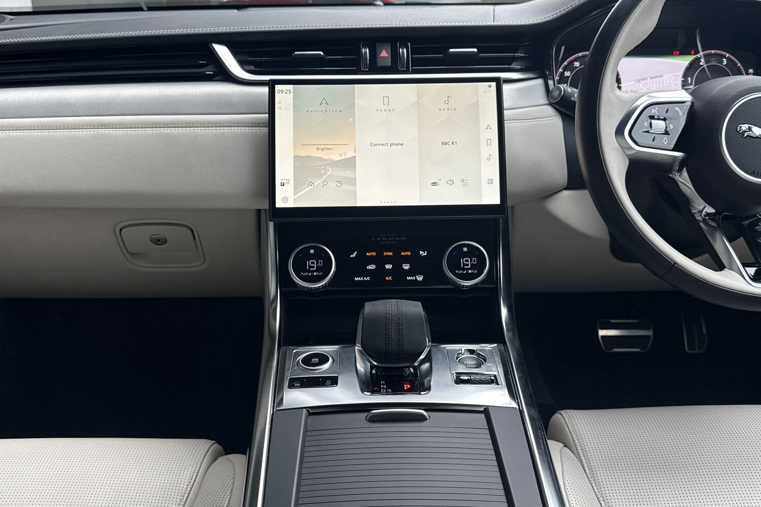 Used Jaguar XF 2024 for sale - 76200486: Photo 28