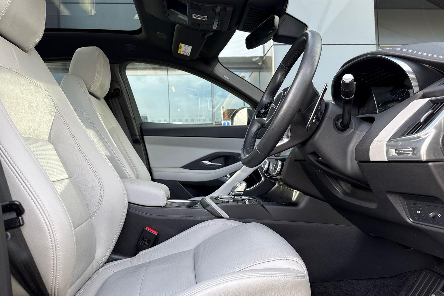 Used Jaguar E-Pace 2023 for sale - 76913019: Photo 16