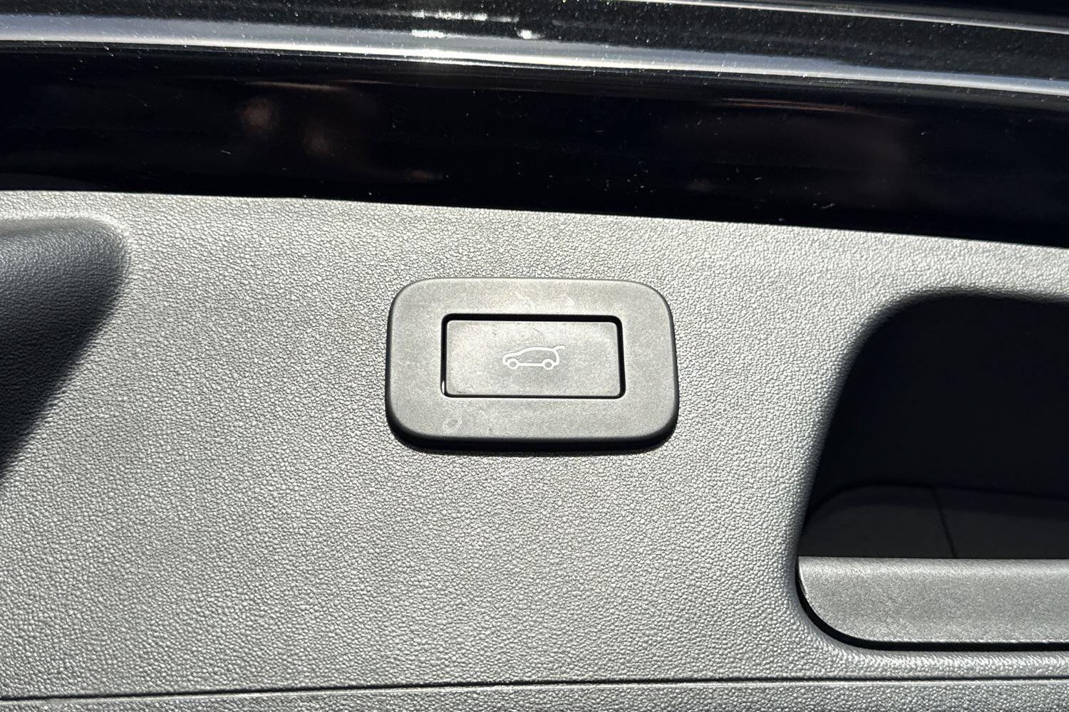 Used Jaguar E-Pace 2023 for sale - 76913019: Photo 46