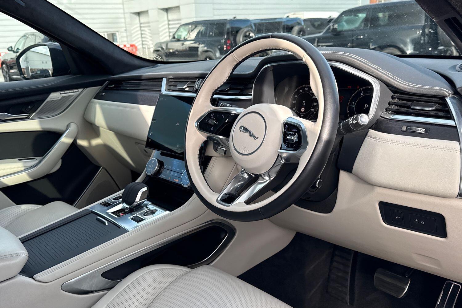 Used Jaguar F-Pace 2023 for sale - 77358850: Photo 19