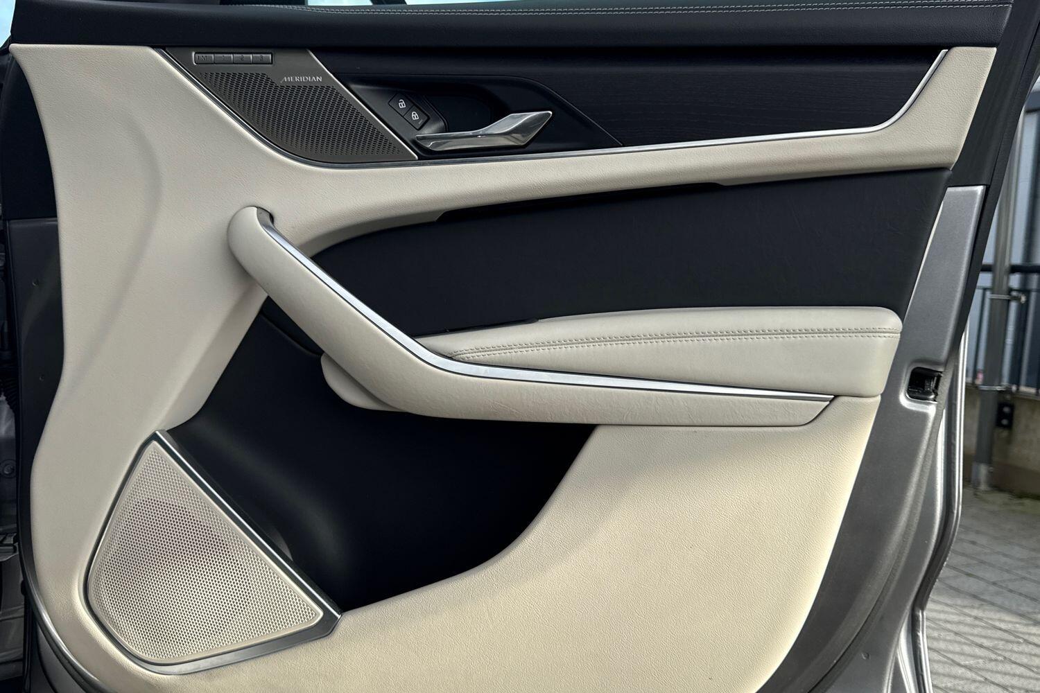 Used Jaguar F-Pace 2023 for sale - 77358850: Photo 23