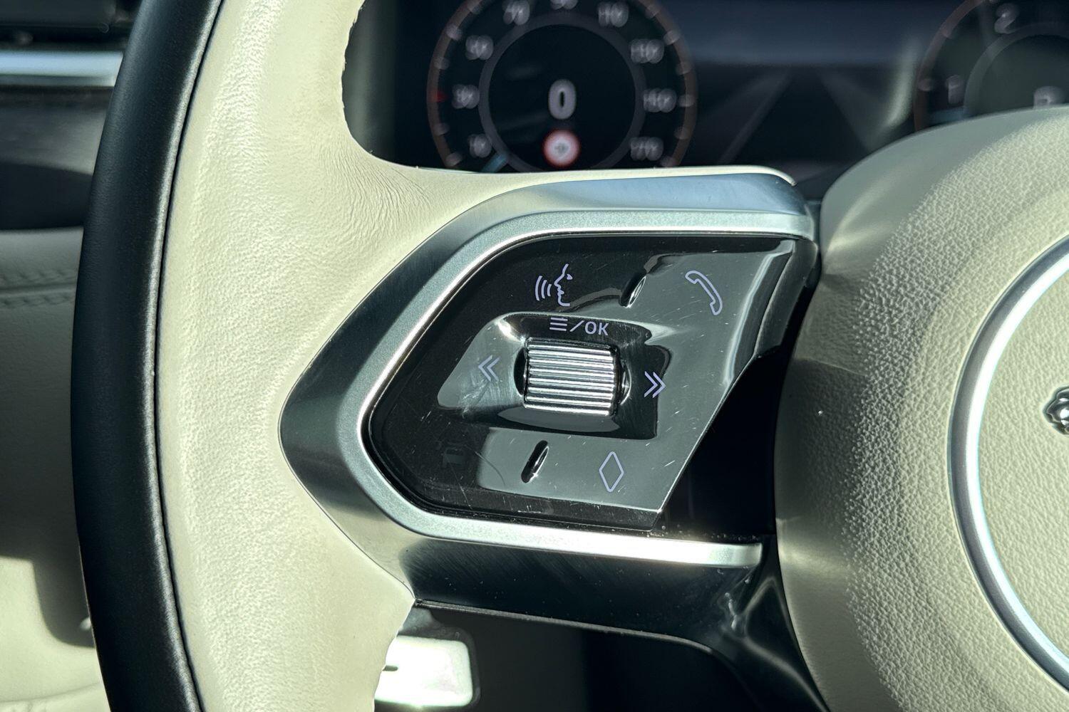 Used Jaguar F-Pace 2023 for sale - 77358850: Photo 34