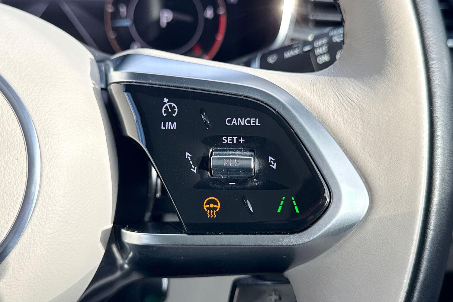 Used Jaguar F-Pace 2023 for sale - 77358850: Photo 35